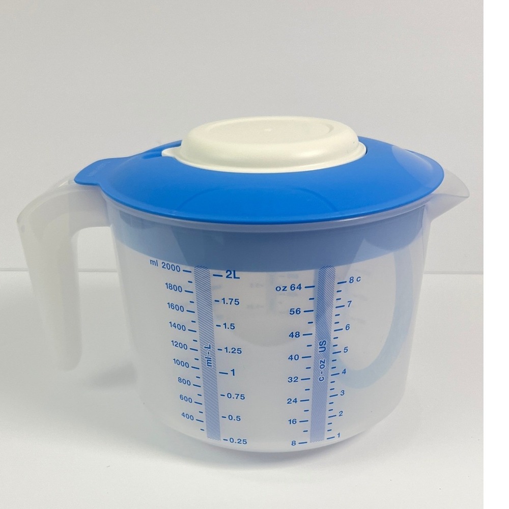 Tupperware EZ Mix N Store Pitcher 8 cup/2L Blue Measuring Pitcher NEW